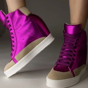 💥💥40% off shoes and boots . Exclusions apply, see below. 3+ pairs 50% off! Total